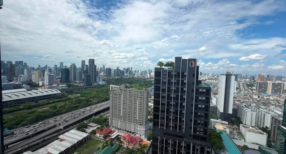 For rent 1 bed condo in Huai Khwang, Bangkok