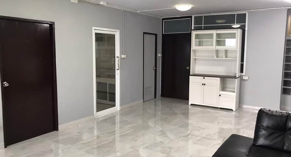 For rent 2 bedrooms condo in Bang Khae, Bangkok