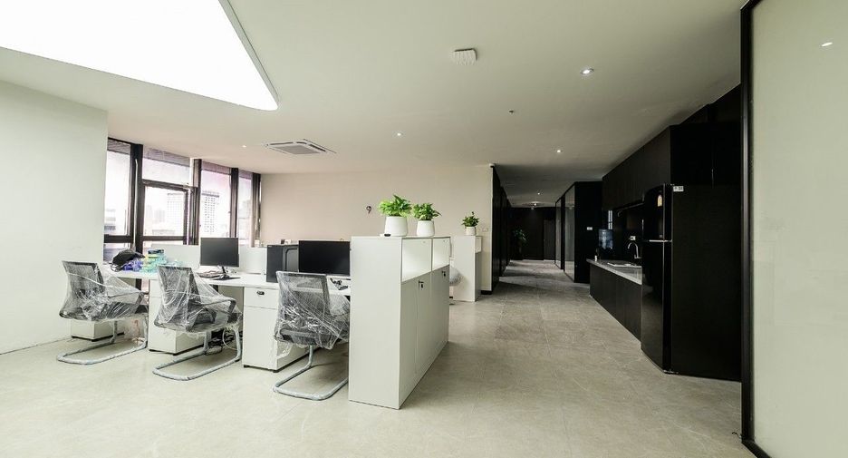 Oficina en alquiler en Huai Khwang, Bangkok