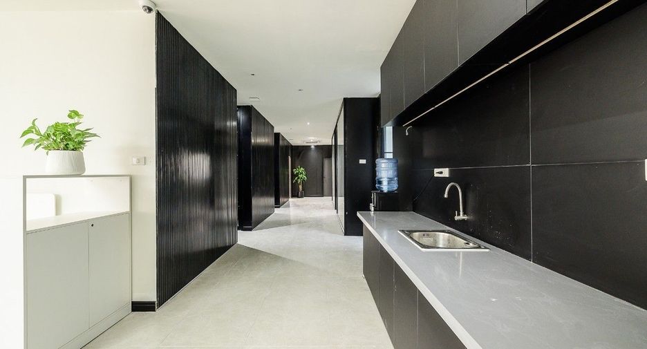 Oficina en alquiler en Huai Khwang, Bangkok