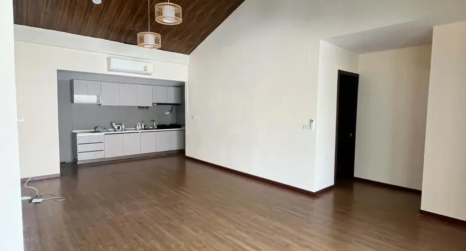 Villa zur Miete mit 5 Zimmer in Na Jomtien, Pattaya