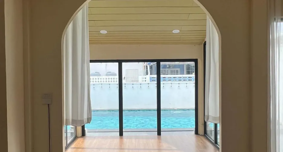 Villa zur Miete mit 5 Zimmer in Na Jomtien, Pattaya