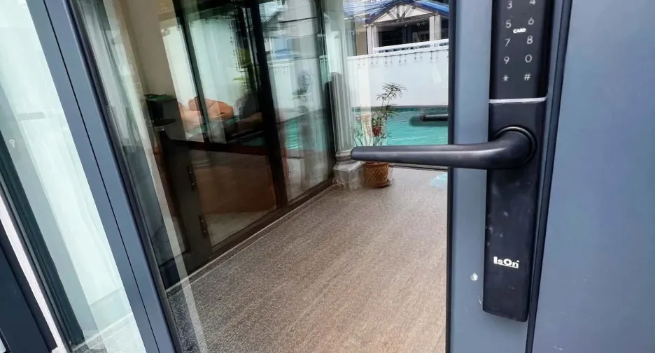 Villa zur Miete mit 5 Zimmer in Na Jomtien, Pattaya
