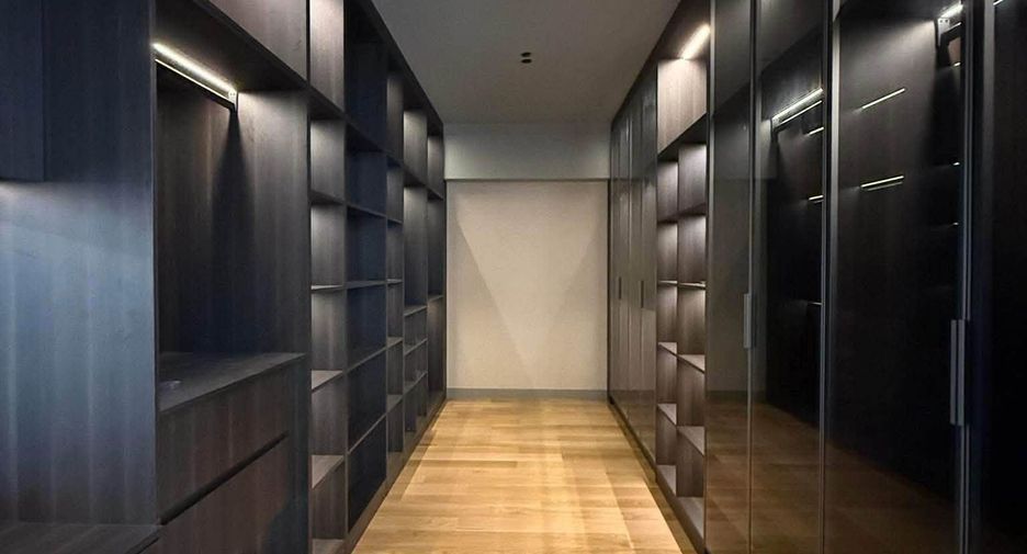 For sale 5 bedrooms villa in Sathon, Bangkok