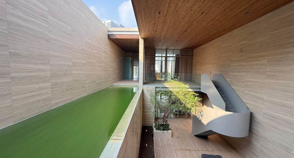 For sale 5 bedrooms villa in Sathon, Bangkok