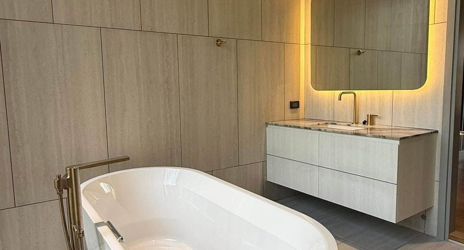 For sale 5 bedrooms villa in Sathon, Bangkok