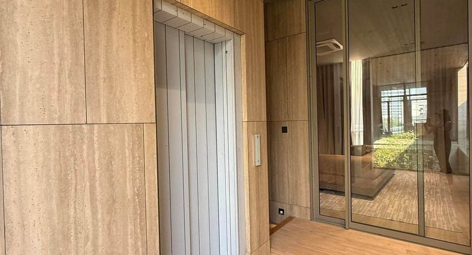 For sale 5 bedrooms villa in Sathon, Bangkok