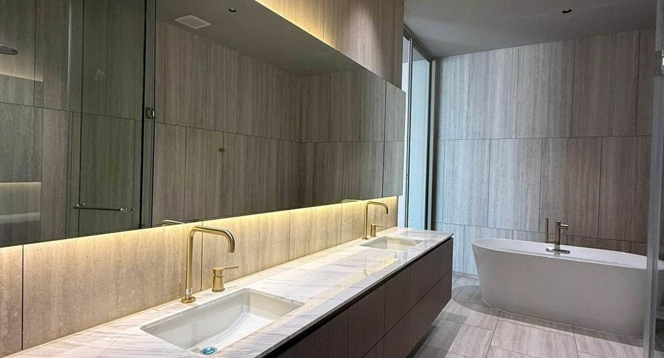 For sale 5 bedrooms villa in Sathon, Bangkok