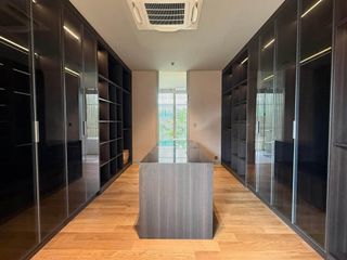 For sale 5 bedrooms villa in Sathon, Bangkok