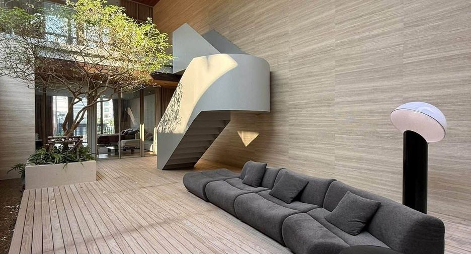 For sale 5 bedrooms villa in Sathon, Bangkok