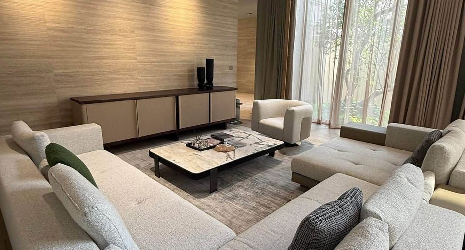 For sale 5 bedrooms villa in Sathon, Bangkok