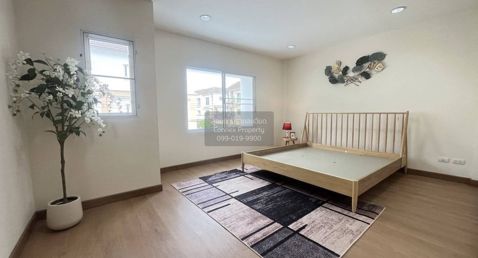 Casa adosada en venta de 3 habitaciones en Yan Nawa, Bangkok