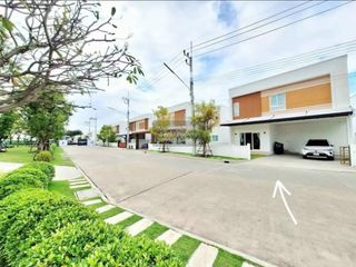 Haus zum Kauf mit 4 Zimmer in Mueang Samut Sakhon, Samut Sakhon