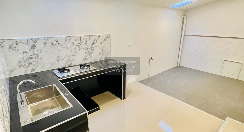 For sale 3 bedrooms townhouse in Pak Kret, Nonthaburi