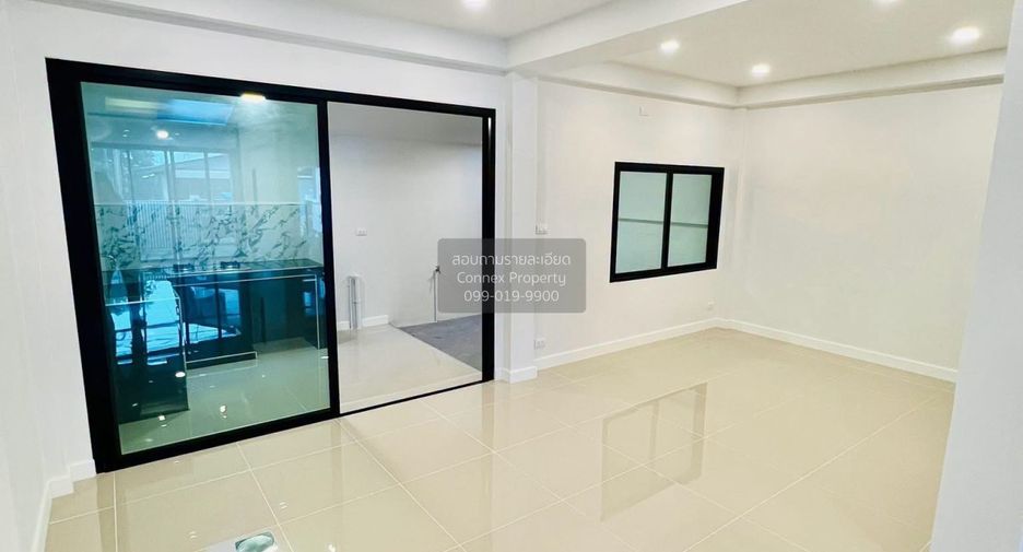 For sale 3 bedrooms townhouse in Pak Kret, Nonthaburi