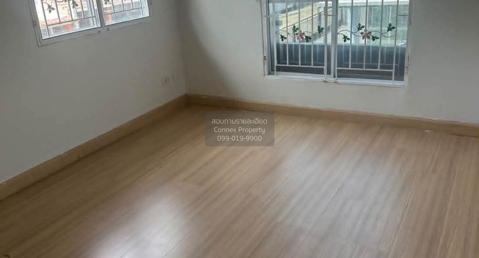 Casa adosada en venta de 3 habitaciones en Bang Yai, Nonthaburi