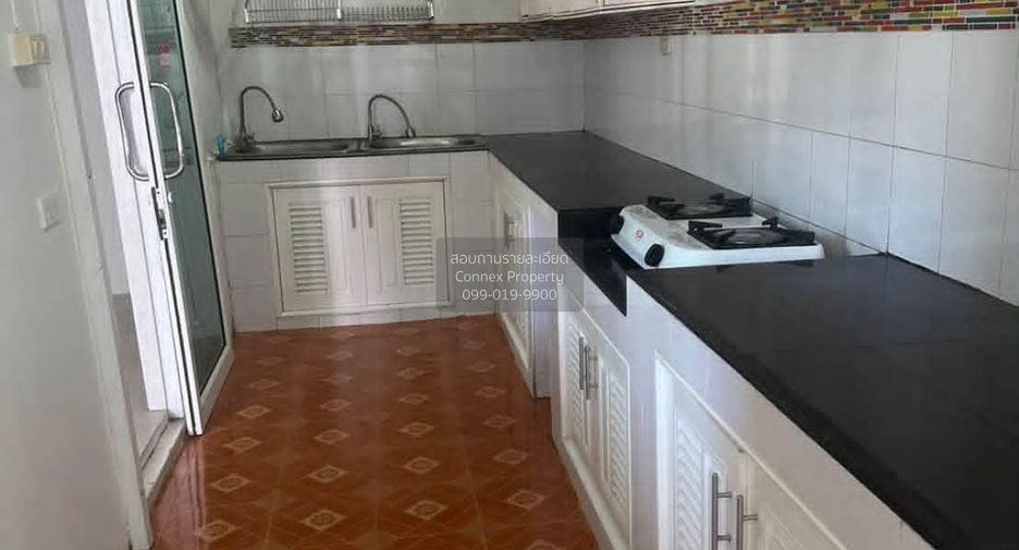 Casa adosada en venta de 3 habitaciones en Bang Yai, Nonthaburi
