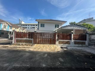 Casa adosada en venta de 3 habitaciones en Bang Yai, Nonthaburi