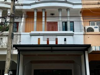 For sale 4 bedrooms townhouse in Bang Kruai, Nonthaburi