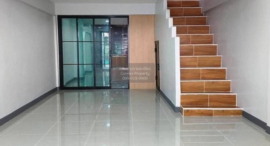 Casa adosada en venta de 3 habitaciones en Bang Yai, Nonthaburi