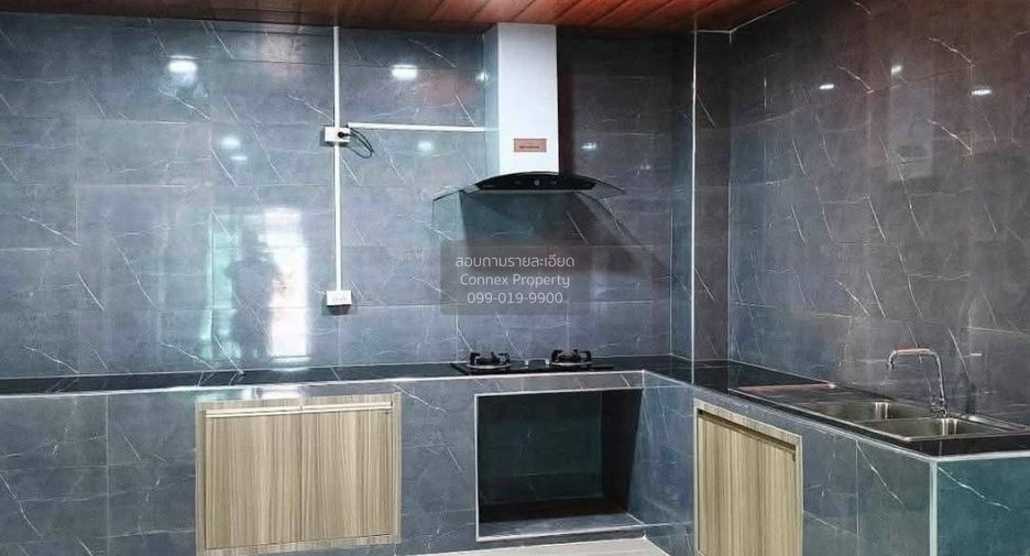 Casa adosada en venta de 3 habitaciones en Bang Yai, Nonthaburi