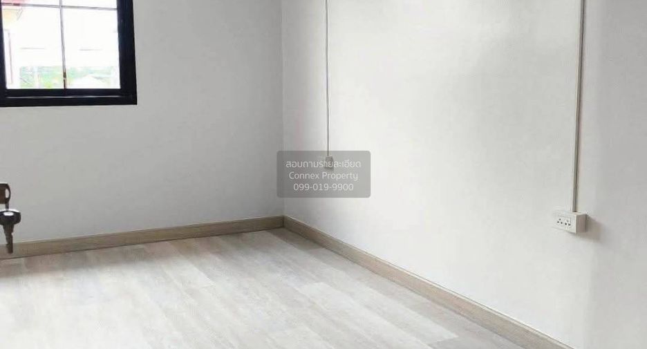 Casa adosada en venta de 3 habitaciones en Bang Yai, Nonthaburi