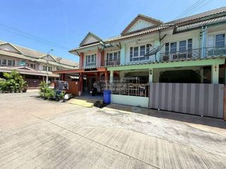 Casa adosada en venta de 3 habitaciones en Bang Yai, Nonthaburi