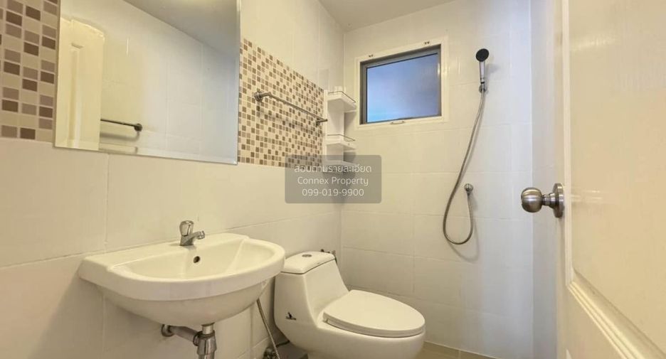 Casa adosada en venta de 3 habitaciones en Nong Khaem, Bangkok