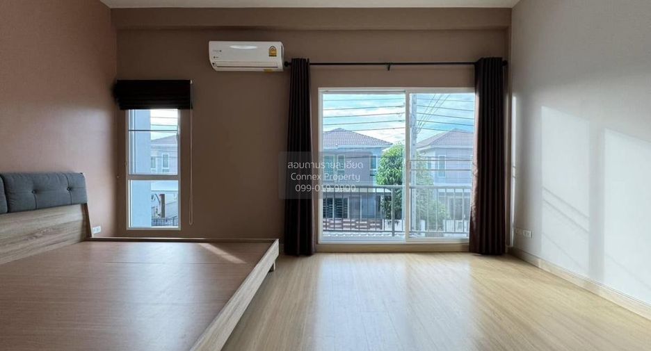 Casa adosada en venta de 3 habitaciones en Nong Khaem, Bangkok