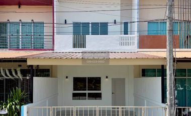 À vendre 2 chambres maison de ville à Thalang, Phuket