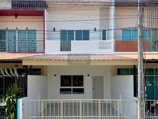 À vendre 2 chambres maison de ville à Thalang, Phuket