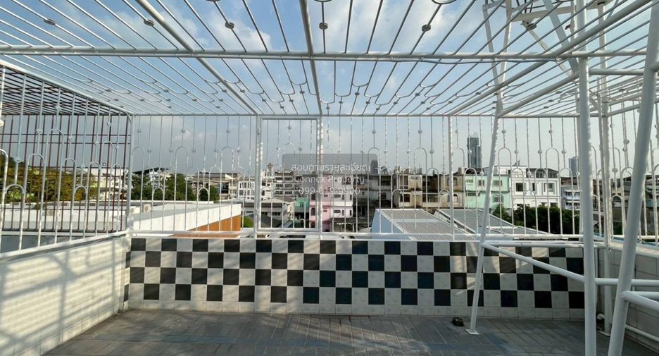 Casa adosada en venta de 4 habitaciones en Bang Kho Laem, Bangkok