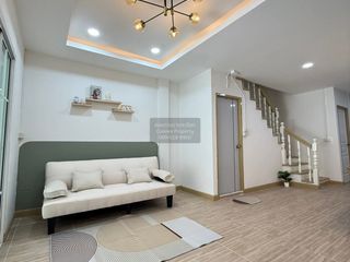 出售 3 卧室 联排别墅 在 Krathum Baen, Samut Sakhon