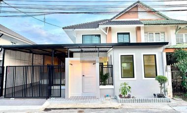 Casa adosada en venta de 4 habitaciones en Bang Bua Thong, Nonthaburi