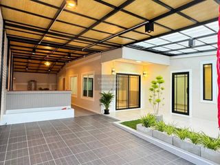 Casa adosada en venta de 4 habitaciones en Bang Bua Thong, Nonthaburi
