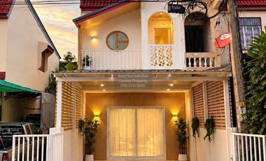 Casa adosada en venta de 3 habitaciones en Nong Khaem, Bangkok