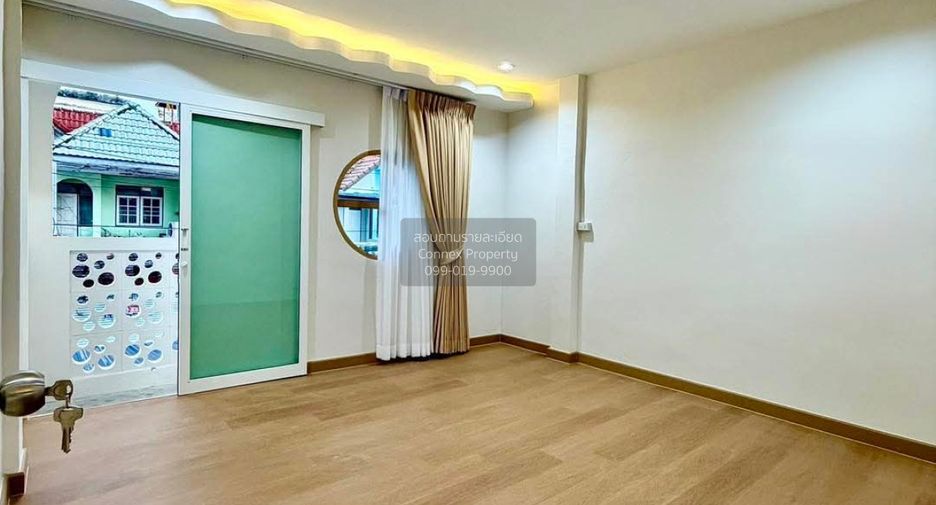 Casa adosada en venta de 3 habitaciones en Nong Khaem, Bangkok