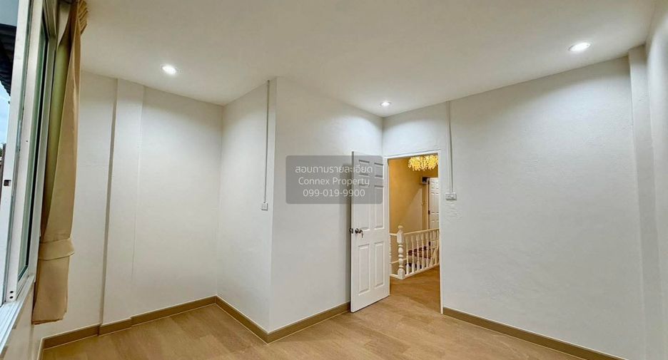 Casa adosada en venta de 3 habitaciones en Nong Khaem, Bangkok