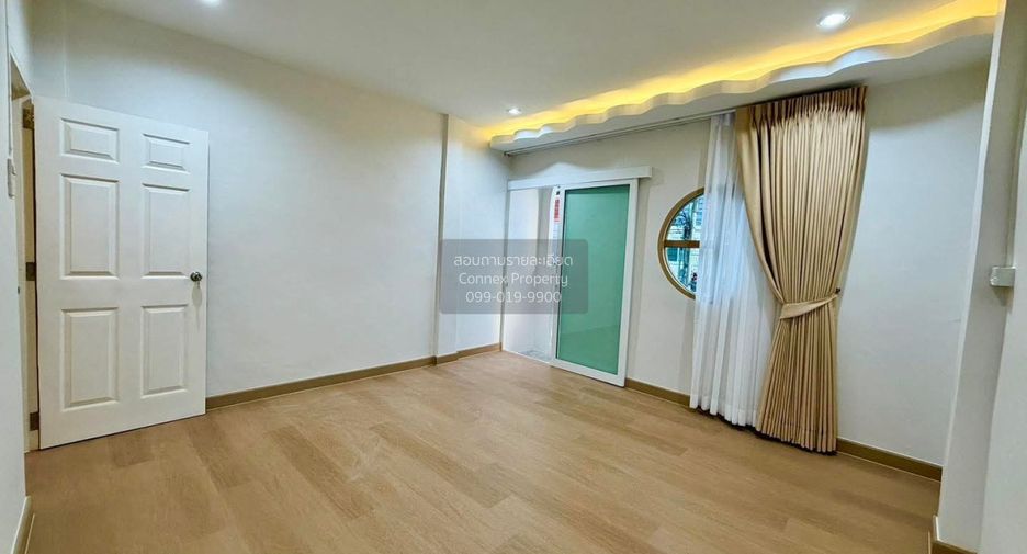 Casa adosada en venta de 3 habitaciones en Nong Khaem, Bangkok