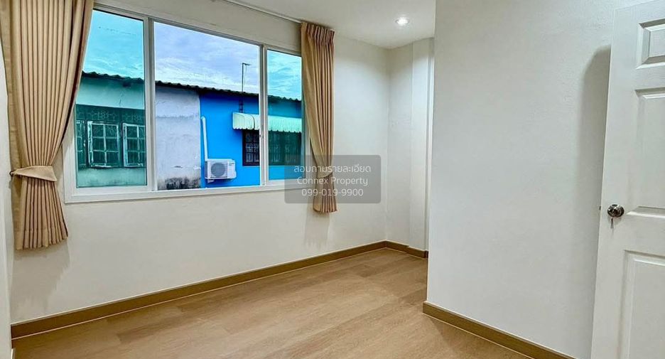 Casa adosada en venta de 3 habitaciones en Nong Khaem, Bangkok