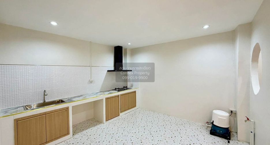 Casa adosada en venta de 3 habitaciones en Nong Khaem, Bangkok