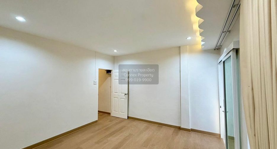 Casa adosada en venta de 3 habitaciones en Nong Khaem, Bangkok