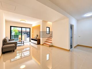 Casa adosada en venta de 3 habitaciones en Mueang Nonthaburi, Nonthaburi