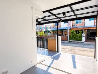 Casa adosada en venta de 3 habitaciones en Mueang Nonthaburi, Nonthaburi