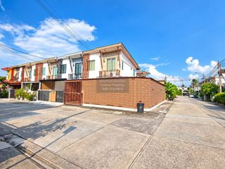 Casa adosada en venta de 3 habitaciones en Mueang Nonthaburi, Nonthaburi