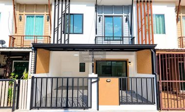 Casa adosada en venta de 3 habitaciones en Mueang Nonthaburi, Nonthaburi