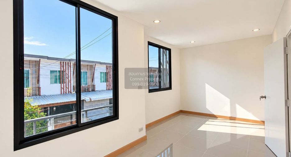 Casa adosada en venta de 3 habitaciones en Mueang Nonthaburi, Nonthaburi