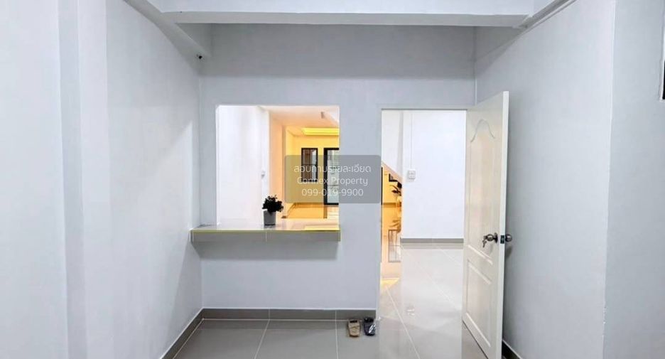 For sale 3 bedrooms townhouse in Pak Kret, Nonthaburi