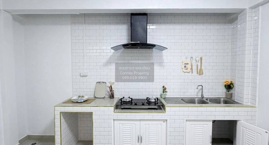 For sale 3 bedrooms townhouse in Pak Kret, Nonthaburi