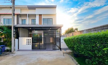 Casa adosada en venta de 3 habitaciones en Bang Bua Thong, Nonthaburi